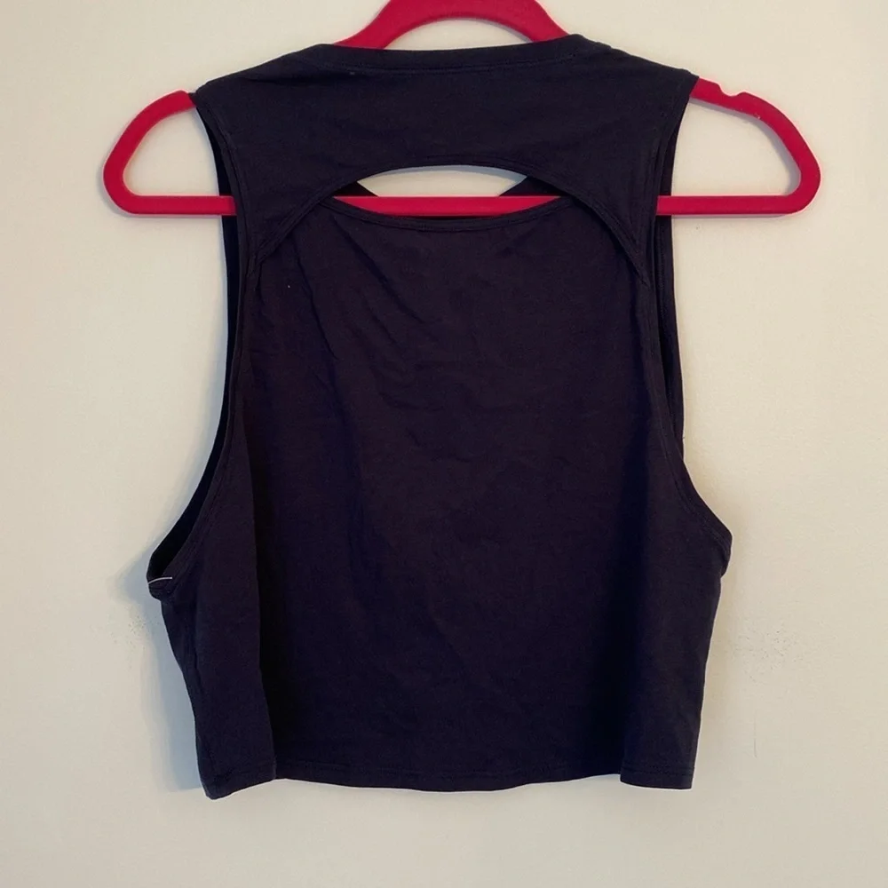 Lululemon Navy Cropped Tank Size 6